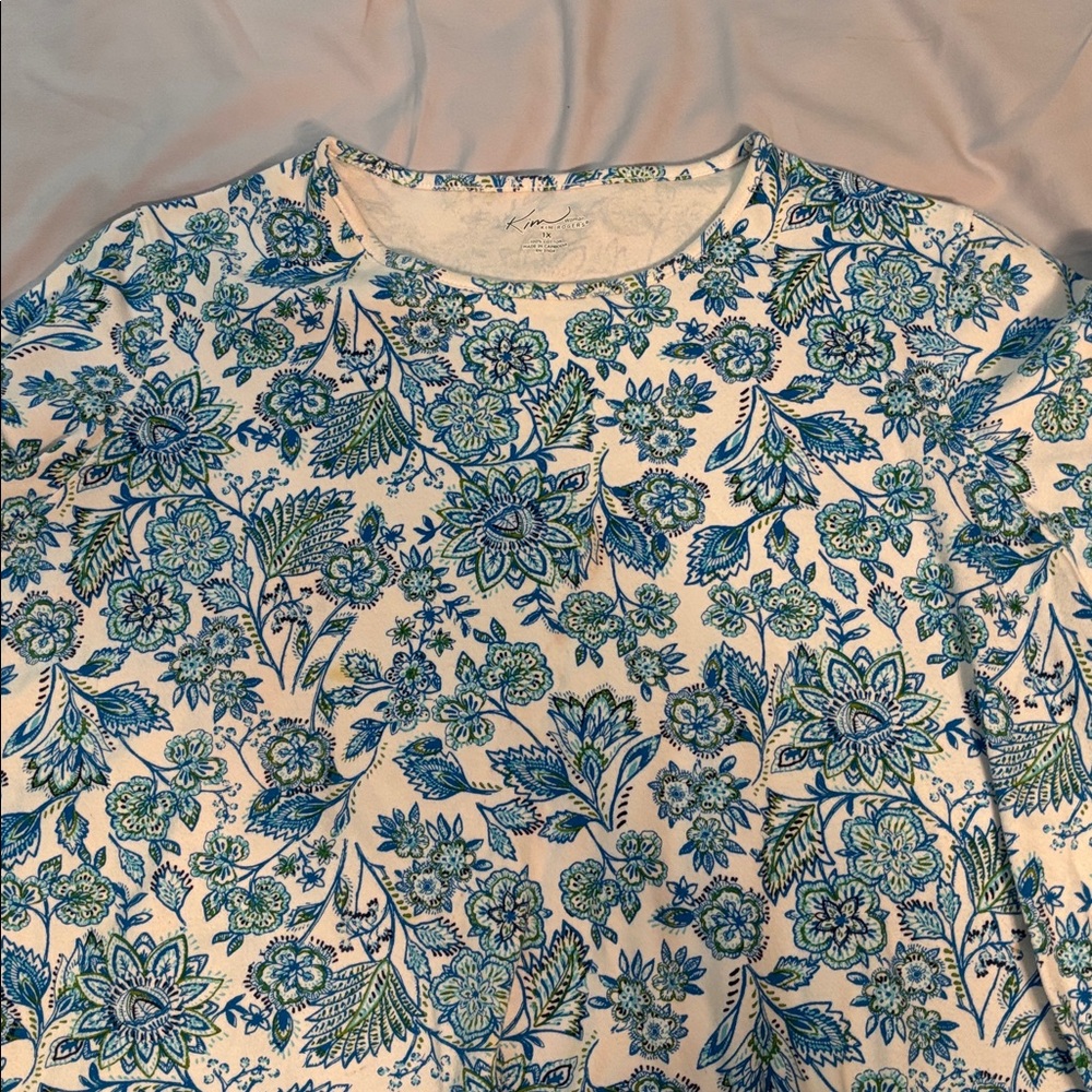 Kim Rogers Blue and Green Floral Short Sleeve Tee